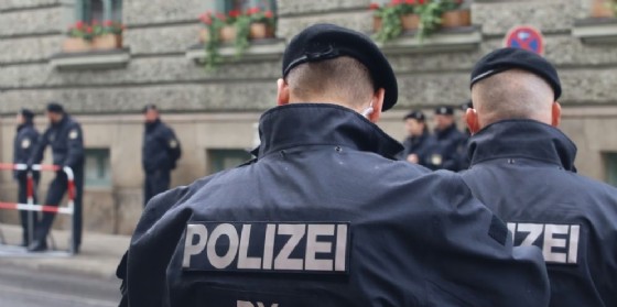 Terrorismo, rapporto Ue: falle nella sicurezza, più controlli interni a Schengen (2017-03-18_joachim_gauck_beendet_sein_praesidentenamt@EXT.htm/180/) Bild