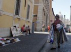 San Pietro, abusivi si oppongono ai controlli: un agente ferito negli scontri