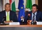 Lega e M5s si schierano con Orban. Ma Giorgia Meloni attacca: Supercazzola