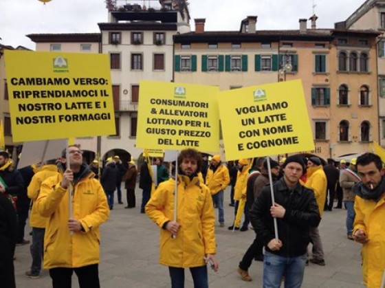 Gli allevatori protestano a Udine