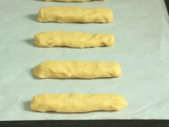 Assumono la caratteristica forma prima di andare in forno