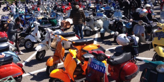 Tantissimi e coloratisaimi i modelli di Vesdpe arrivati a Udine