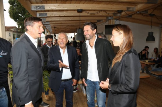 Il presidente sloveno Pahor in visita allo stand di Tina Maze