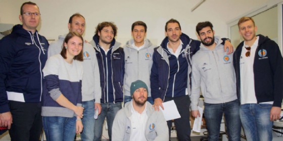 Il gruppo di atleti 'donatori' con lo staff dell'ospedale