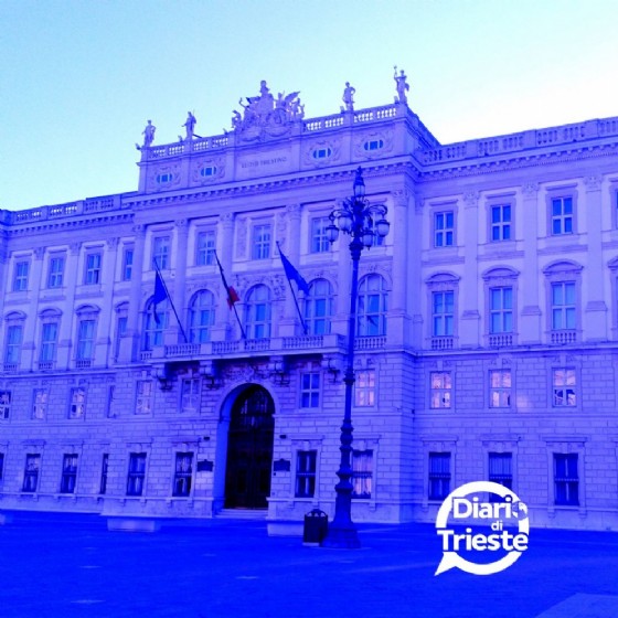 Venerdì e sabato piazza Unità diventa blu