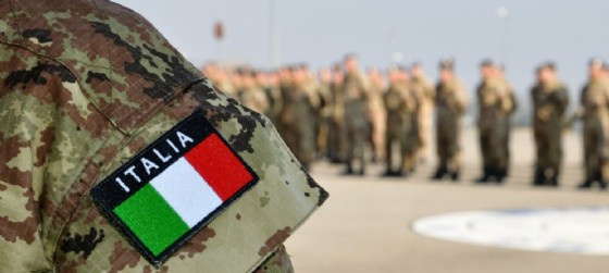 Esercito a Redipuglia, omaggio dagli allievi dell'accademia sotto la guida del Generale Battisti (© Adobe stock | meanmachine77) Esercito a Redipuglia, omaggio dagli allievi dell'accademia sotto la guida del Generale Battisti (© Adobe stock | meanmachine77)