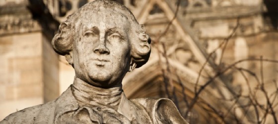 La statua di Carlo Goldoni. La commedia dialettale I Rusteghi in scena a Gorizia (© Adobe Stock | pixarno) La statua di Carlo Goldoni. La commedia dialettale I Rusteghi in scena a Gorizia (© Adobe Stock | pixarno)