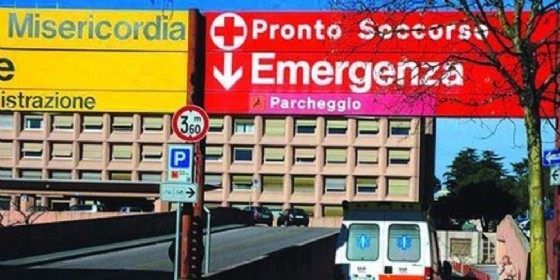 Due feriti gravi a seguito di un investimento fuori dall'Ospedale di Udine (© Diario di Udine) Due feriti gravi a seguito di un investimento fuori dall'Ospedale di Udine (© Diario di Udine)