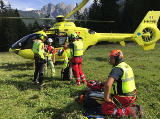 Un soccorso del Cnsas in montagna