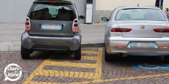 Un parcheggio 'creativo' in via Grazzano