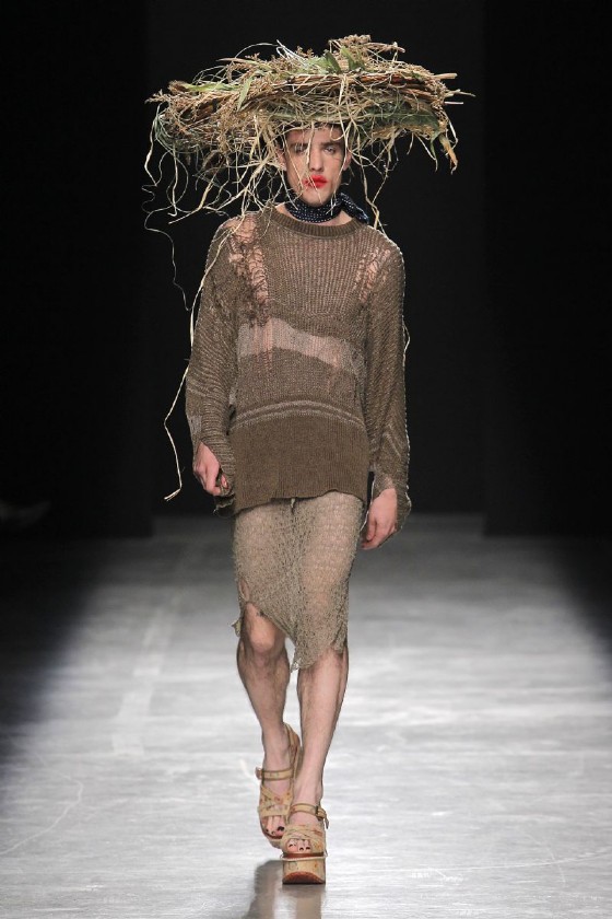 Un look della collezione Andreas Kronthaler per Vivienne Westwood