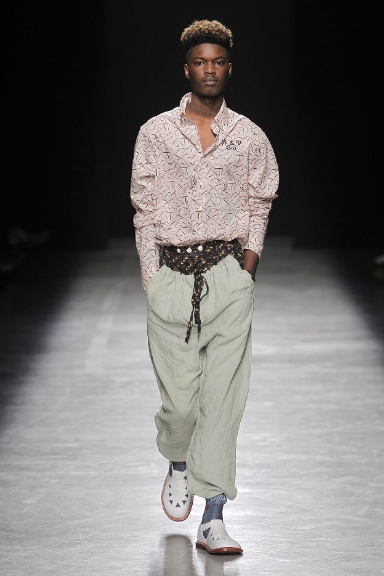 Un look della collezione Andreas Kronthaler per Vivienne Westwood