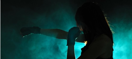 Da sola sbaraglia quattro aggressori a Pordenone