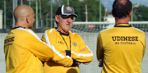 Gigi Delneri carica la squadra in vista della sfida con il Pescara (© Diario di Udine) Gigi Delneri carica la squadra in vista della sfida con il Pescara (© Diario di Udine)