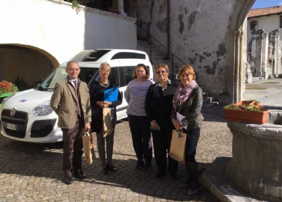 L'assessore Telesca durante la sua visita a Venzone