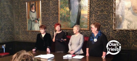 Mirella Pipani, Tiziana Sandrinelli, Maria Tersa Bassa Poropat e Mariella Marchi (© Diario di Trieste) Mirella Pipani, Tiziana Sandrinelli, Maria Tersa Bassa Poropat e Mariella Marchi (© Diario di Trieste)