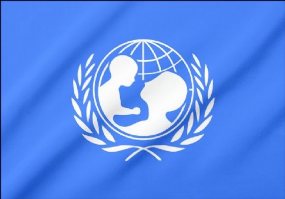 Bandiera simbolo dell'Unicef (© Shutterstock | Julie Pop) Bandiera simbolo dell'Unicef (© Shutterstock | Julie Pop)