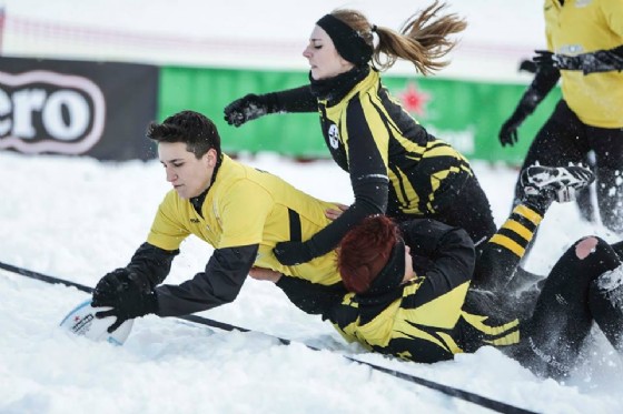 Lo spettacolo dello Snow Rugby a Tarvisio
