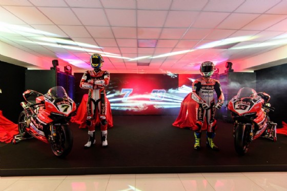 Melandri e Chaz Davies alla presentazione del team