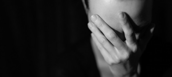 Prima la fine del matrimonio, poi la depressione: beve detersivo e muore (© Adobe Stock) Prima la fine del matrimonio, poi la depressione: beve detersivo e muore (© Adobe Stock)