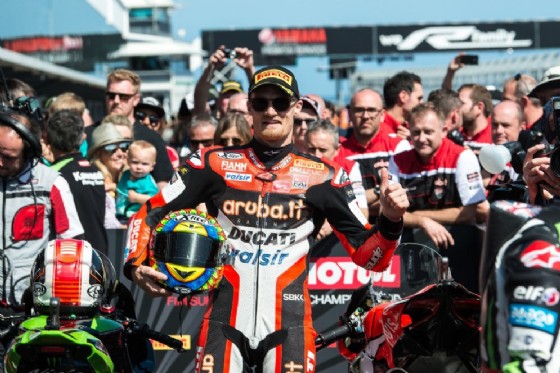 Chaz Davies festeggia il podio in Australia