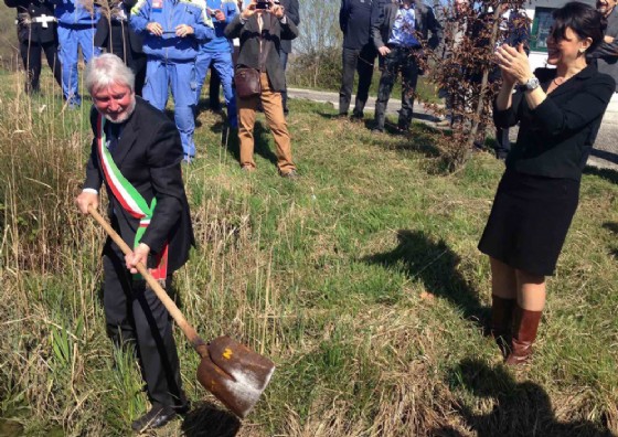 La consegna dei lavori per i dragaggi (© Regione Friuli Venezia Giulia) La consegna dei lavori per i dragaggi (© Regione Friuli Venezia Giulia)