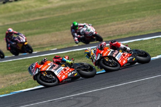 Le due Ducati in lotta nell'appuntamento inaugurale del Mondiale Superbike