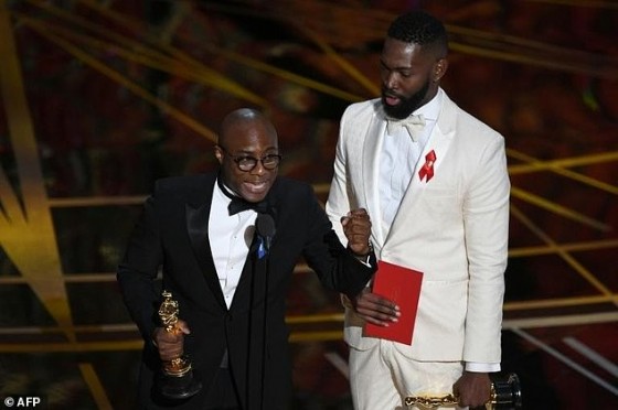«Moonlight» director Barry Jenkins was one of several nominees to sport a blue ribbon in support of the American Civil Liberties Union, the rights lobby that has been stridently fighting the Trump administration in court