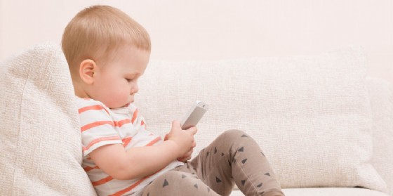 Una ricerca sull'utilizzo dei dispositivi digitali tra gli 0 e i 6 anni (© Adobe Stock) Una ricerca sull'utilizzo dei dispositivi digitali tra gli 0 e i 6 anni (© Adobe Stock)