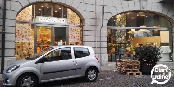 Kasanova apre in centro a Udine e cerca personale