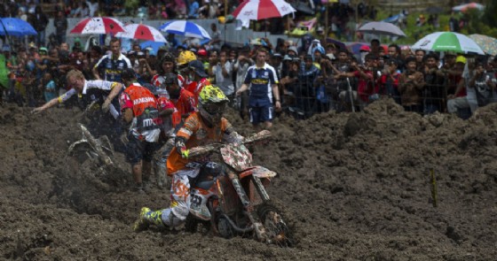 Tony Cairoli in azione nel Gran Premio d'Indonesia