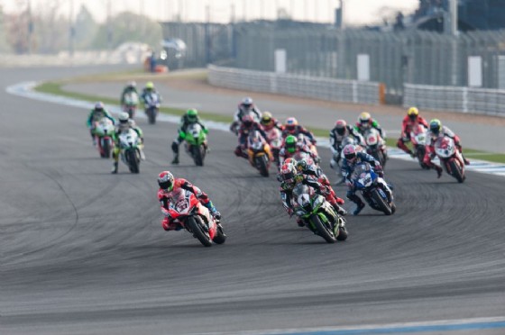 Melandri in testa al via della seconda manche del Mondiale Superbike a Buriram