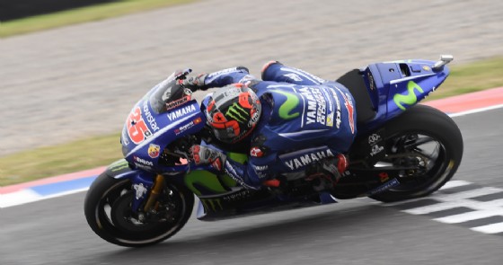Maverick Vinales taglia il traguardo in Argentina