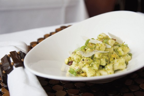 Gnocchi al pesto di pistacchi