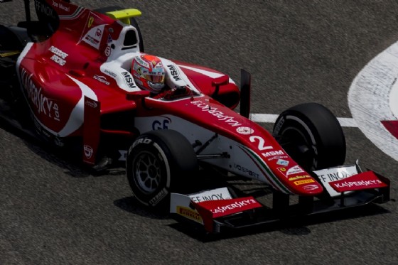 Fuoco in azione sulla monoposto del team Prema a Sakhir