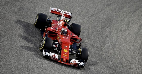 Kimi Raikkonen in azione durante le qualifiche in Bahrein