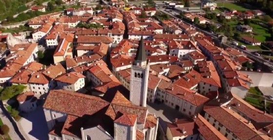 Una veduta di Venzone (© Kilimangiaro) Una veduta di Venzone (© Kilimangiaro)