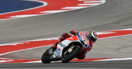 Jorge Lorenzo in azione sulla sua Ducati nelle prove libere ad Austin