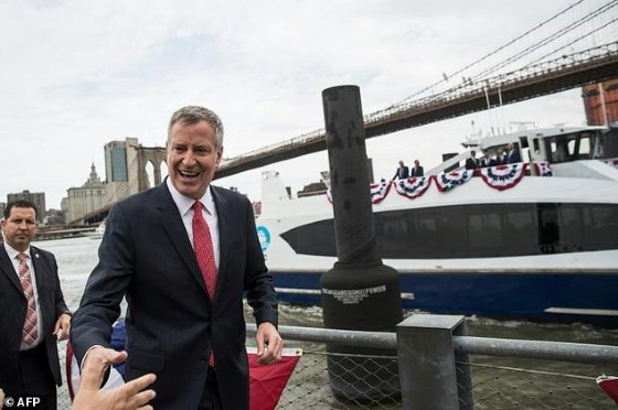 New York mayor Bill de Blasio denounced Trump's «illogical and unconstitutional desire to scapegoat immigrants»