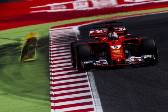 Vettel in azione a Barcellona