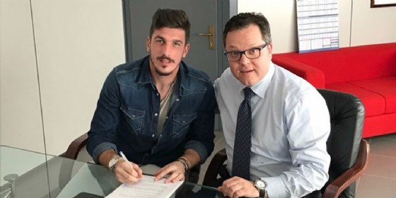 Udinese Calcio e Simone Scuffet annunciano con reciproca soddisfazione di aver prolungato il contratto (© Udinese Calcio) Udinese Calcio e Simone Scuffet annunciano con reciproca soddisfazione di aver prolungato il contratto (© Udinese Calcio)