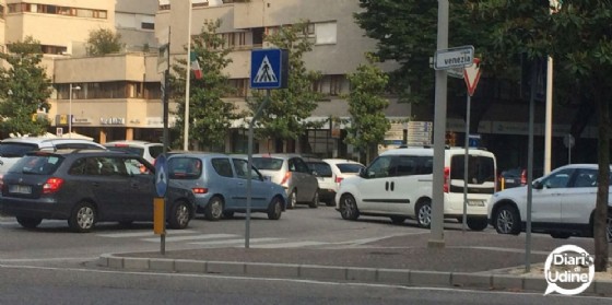 Incidente in piazzale Cella: traffico bloccato in viale Duodo