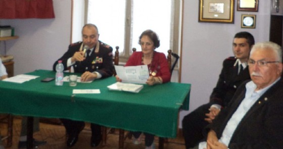 Truffe agli anziani, incontro con i carabinieri (© Carabinieri) Truffe agli anziani, incontro con i carabinieri (© Carabinieri)