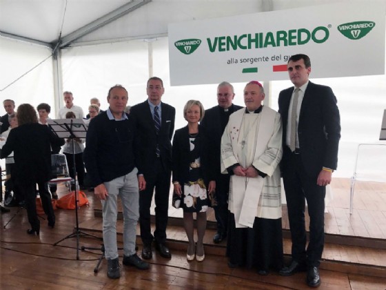 Il vicepresidente della Regione Bolzonello alla veglia di preghiera per il lavoro, svoltasi all'azienda Venchiaredo (© Foto ARC Liberti) Il vicepresidente della Regione Bolzonello alla veglia di preghiera per il lavoro, svoltasi all'azienda Venchiaredo (© Foto ARC Liberti)