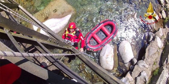 Un'immagine dell'esercitazione in Valle Cervo (© Vigili del Fuoco di Biella) Un'immagine dell'esercitazione in Valle Cervo (© Vigili del Fuoco di Biella)