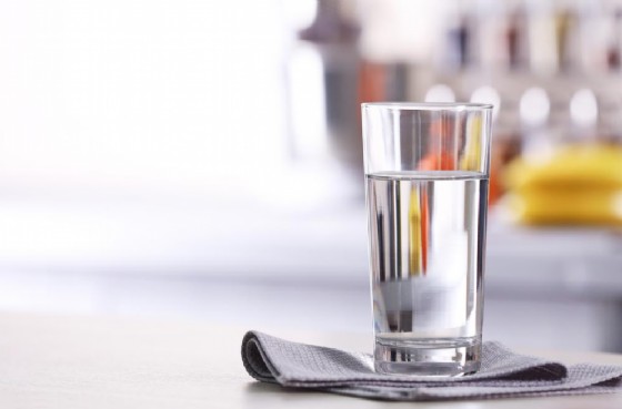 Dieta shock, beve solo acqua per tre settimane: muore a 57 anni Dieta shock, beve solo acqua per tre settimane: muore a 57 anni