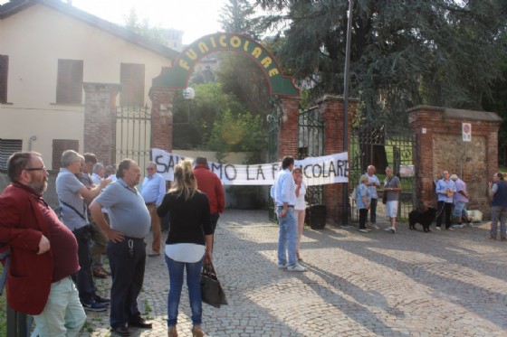 Un momento della protesta di ieri contro i lavori di ristrutturazione