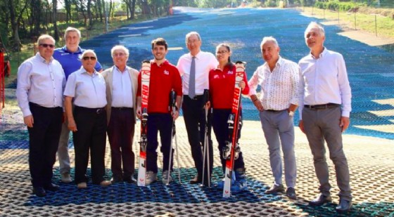 IL vicepresidente del Friuli Venezia Giulia, Sergio Bolzonello, ha visitato il complesso sportivo sul Carso triestino (© Sci Club 70 Trieste) IL vicepresidente del Friuli Venezia Giulia, Sergio Bolzonello, ha visitato il complesso sportivo sul Carso triestino (© Sci Club 70 Trieste)