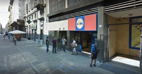 Un arresto in via Carlo Alberto (© Google Street View) Un arresto in via Carlo Alberto (© Google Street View)
