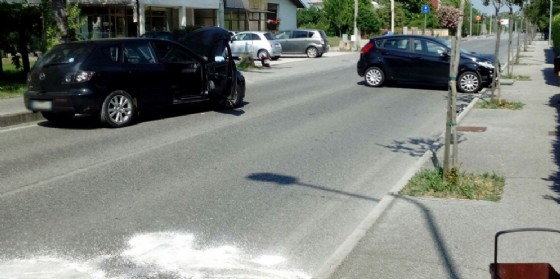 Incidente a Brazzano, coinvolte due auto e strada bloccata